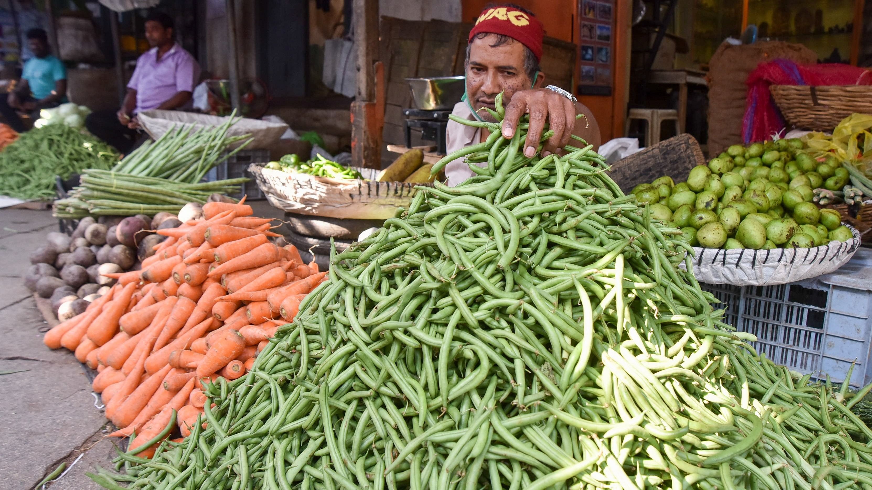 <div class="paragraphs"><p>At KR market, wholesale price of beans was at&nbsp;&nbsp;Rs 200, while it fetched anywhere between Rs 160 and Rs 180 for wholesalers at the Kalasipalyam vegetable market.</p></div>