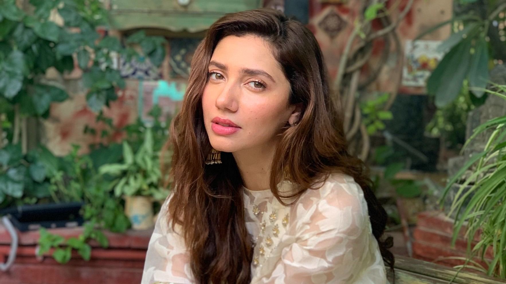 <div class="paragraphs"><p>Mahira Khan.</p></div>