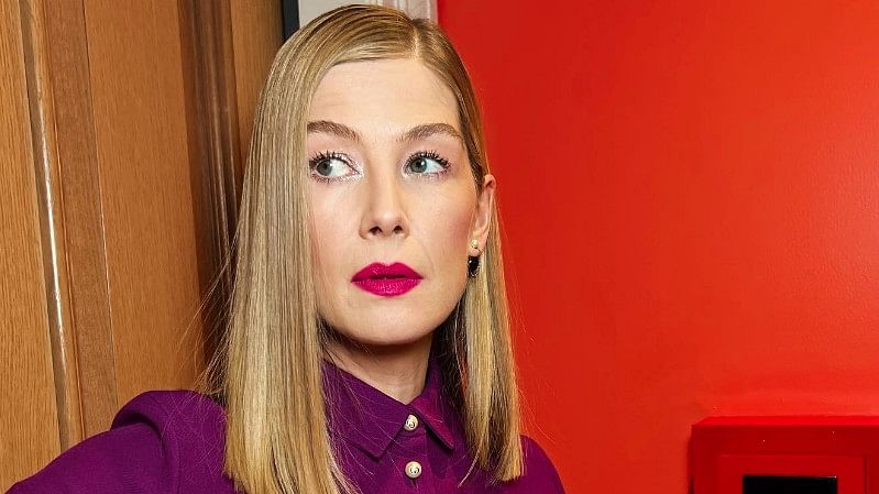 <div class="paragraphs"><p>Actor Rosamund Pike</p></div>