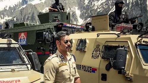 <div class="paragraphs"><p>Ajay Devgn on location in Kashmir for shoot of&nbsp;'Singham Again'.&nbsp;</p></div>