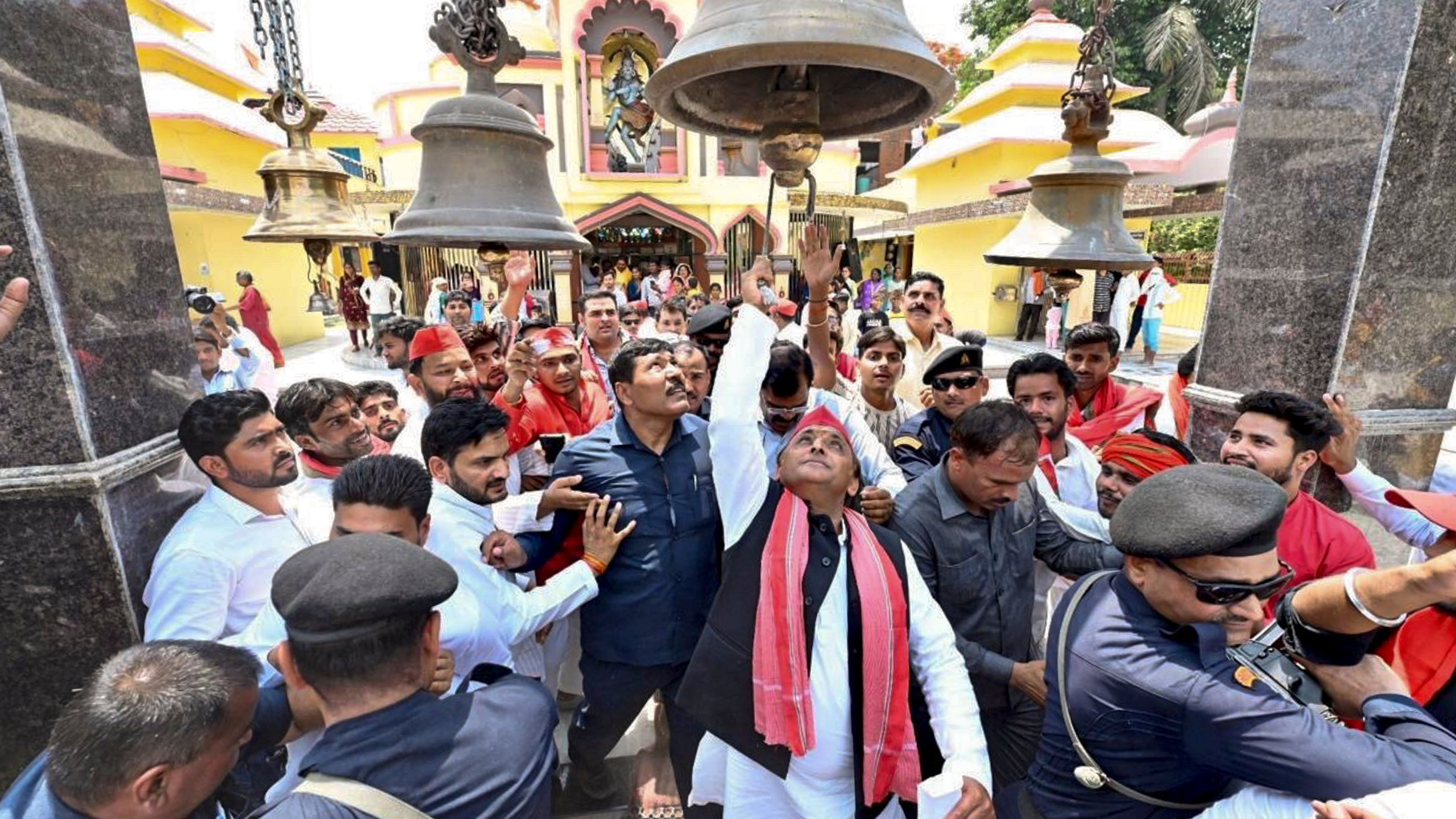 <div class="paragraphs"><p> Samajwadi Party Chief Akhilesh Yadav offers prayer at the Gauri Shankar Mahadev temple, in Kannauj, Monday, May 6, 2024. </p></div>