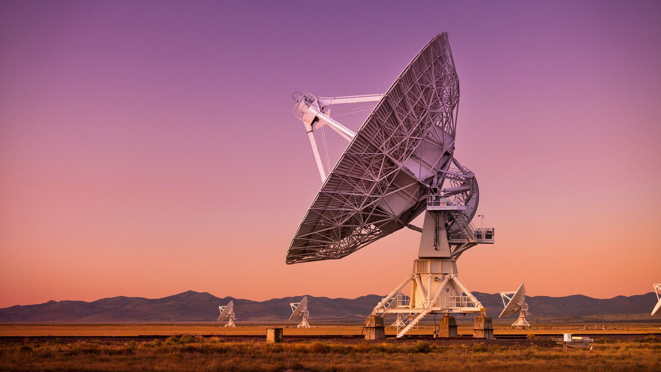 <div class="paragraphs"><p>Radio antenna dishes of the Very Large Array radio telescope near Socorro, New Mexico.</p></div>