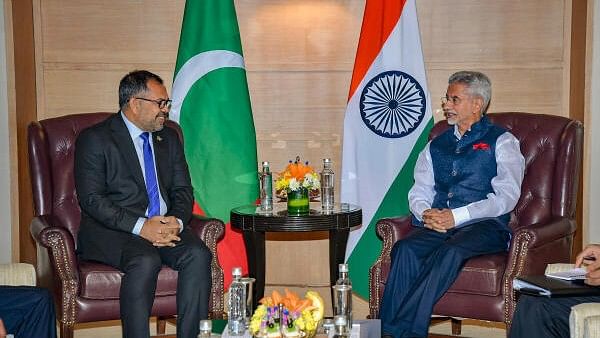 <div class="paragraphs"><p>External Affairs Minister S Jaishankar with Maldives Foreign Minister Moosa Zameer at a meeting, in New Delhi, Thursday, May 9, 2024.</p></div>