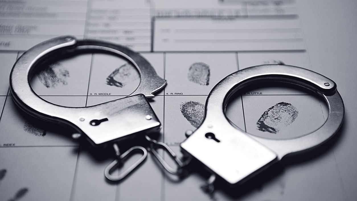 <div class="paragraphs"><p>Representative image showing handcuffs.</p></div>