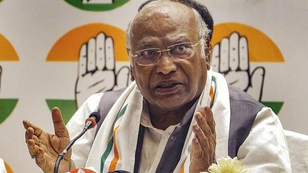 <div class="paragraphs"><p>Mallikarjun Kharge</p></div>