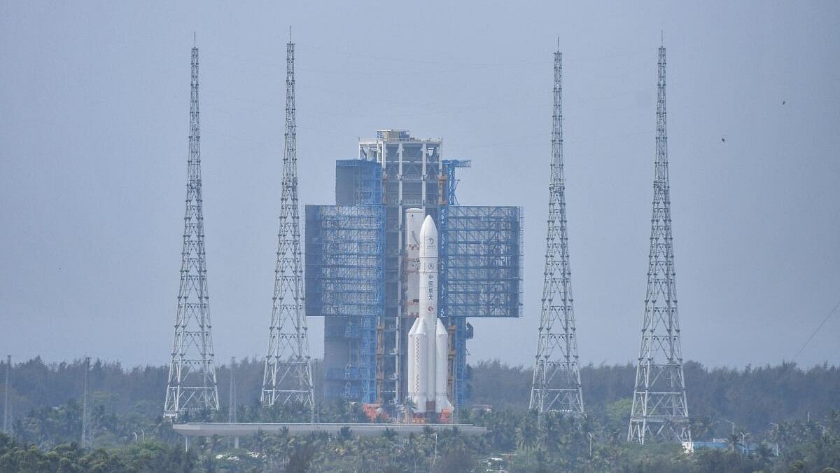 <div class="paragraphs"><p>The Chang'e 6 lunar probe and the Long March-5 Y8 carrier rocket combination sit atop the launch pad at the Wenchang Space Launch Site in Hainan province.</p></div>