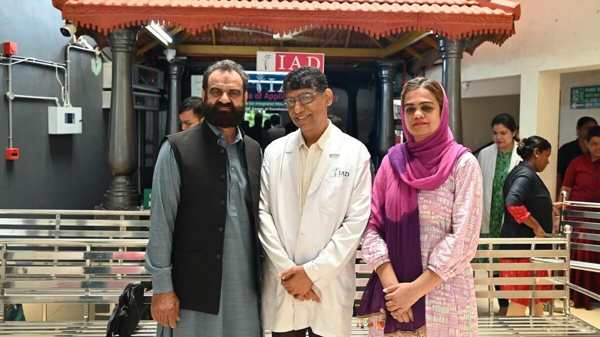 <div class="paragraphs"><p>Institute of Applied Dermatology (IAD) Founder-Director Dr S R Narahari (in middle) seen with daughter Maham Sohaib Malik (28) and father Mohammed Sohaib Malik (57) from Pakistan.</p></div>