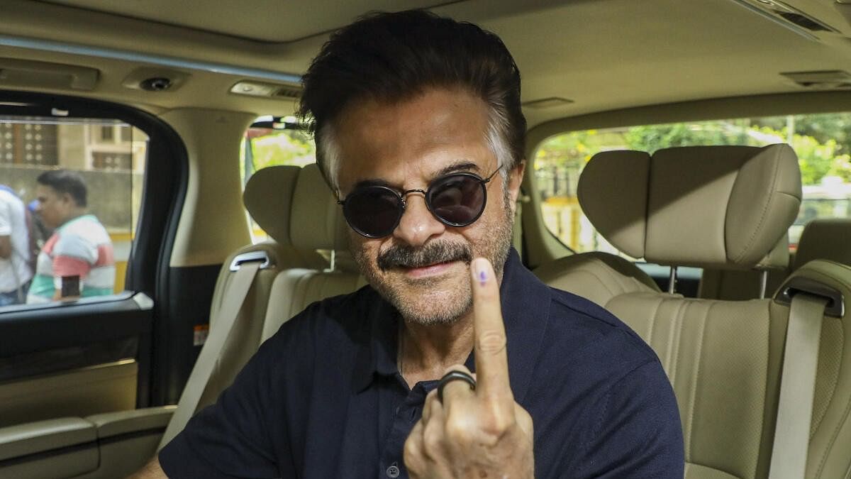 <div class="paragraphs"><p>Actor Anil Kapoor shows his finger marked with indelible ink after casting vote for the fifth phase of Lok Sabha elections, in Mumbai.</p></div>