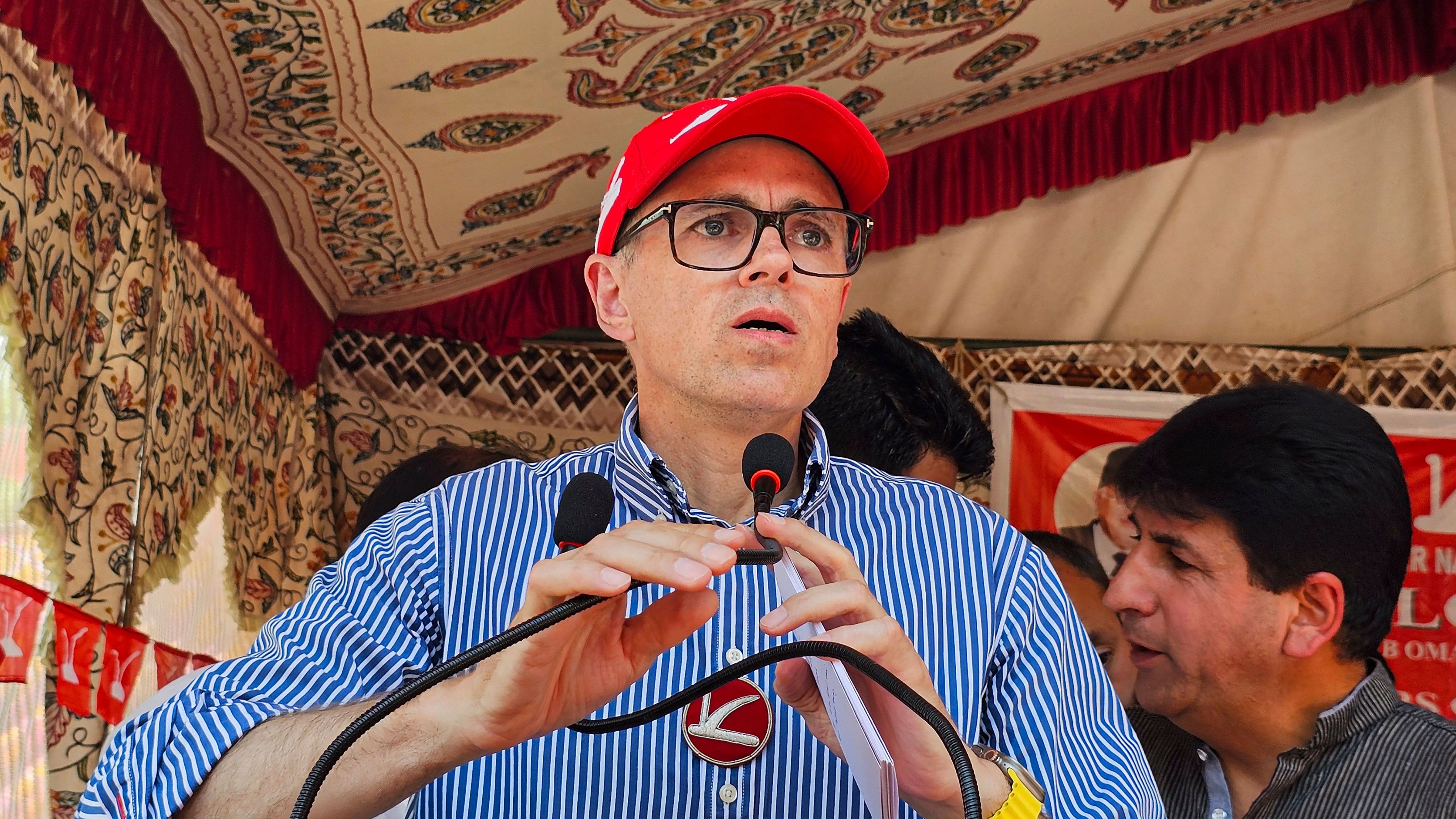 <div class="paragraphs"><p>National Conference (NC) leader and party candidate from Baramulla constituency Omar Abdullah addresses a public meeting for Lok Sabha elections, in Pahalgam.&nbsp;</p></div>