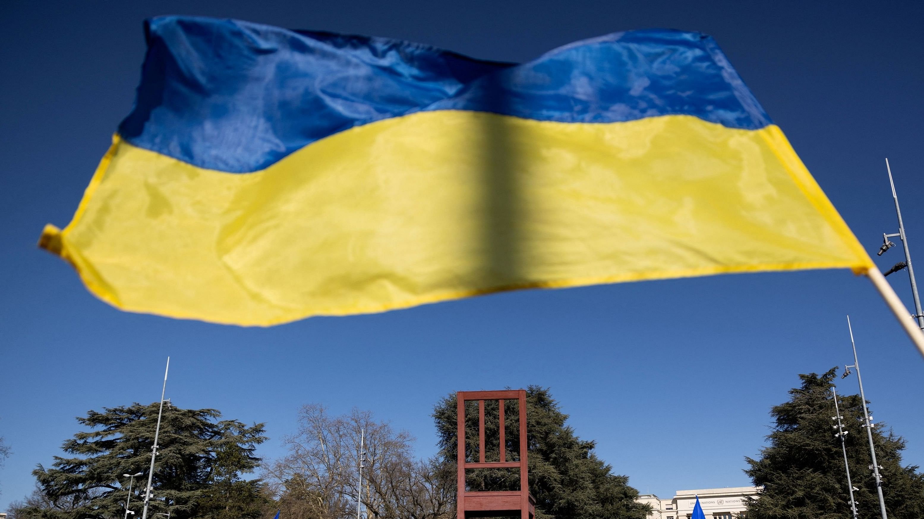 <div class="paragraphs"><p> A Ukrainian flag.</p></div>