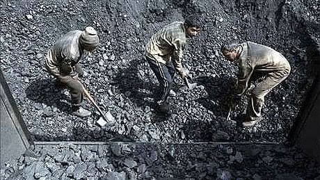 <div class="paragraphs"><p>Representative image of coal mine workers at a site.</p></div>