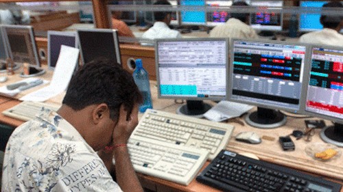 <div class="paragraphs"><p>From the Sensex basket, Larsen &amp; Toubro tanked over 5 per cent after March quarter earnings.</p></div>