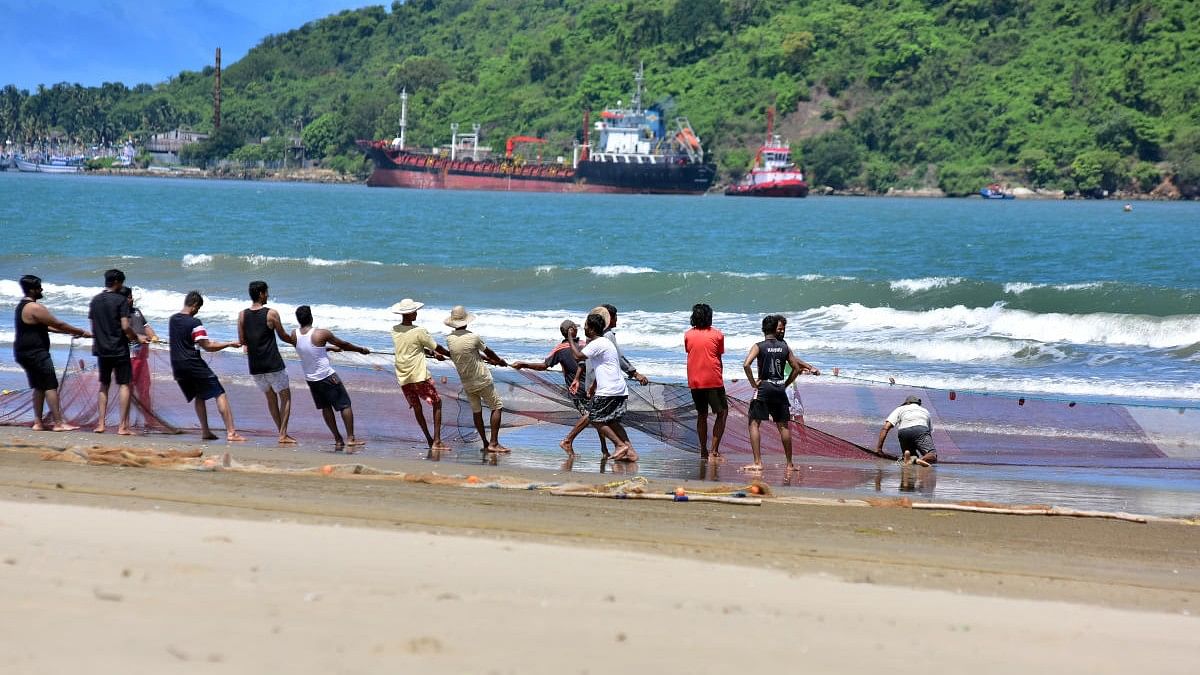 <div class="paragraphs"><p>File photo of fishermen at&nbsp;Honnavar.&nbsp;</p></div>