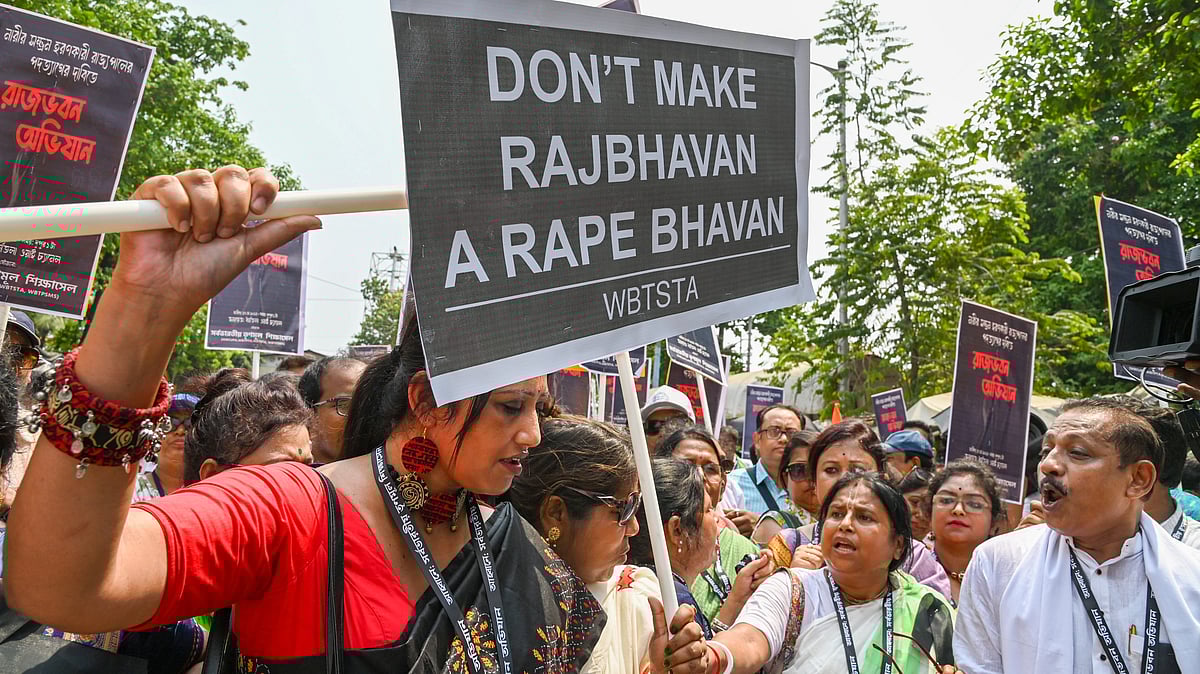 FIR against 3 Raj Bhavan officials for ‘restraining’ woman who accused Guv of molestation FIR against 3 Raj Bhavan officials for ‘restraining’ woman who accused Guv of molestation