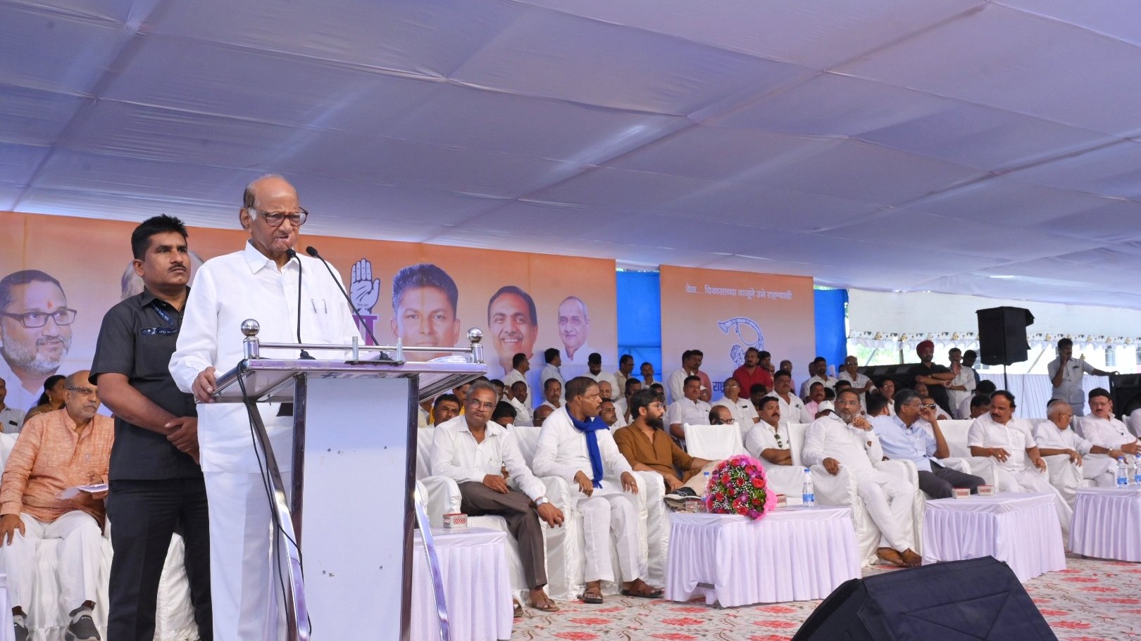 <div class="paragraphs"><p>NCP(SP) chief Sharad Pawar addresses an election rally for Chikkodi Congress nominee Priyanka Jarkiholi at Nippani, Belagavi district, on Wednesday.</p></div>