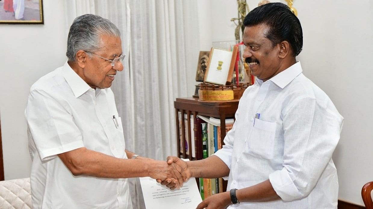 <div class="paragraphs"><p>K Radhakrishnan hands over the resignation letter to Chief Minister Pinarayi Vijayan at his official residence.</p></div>