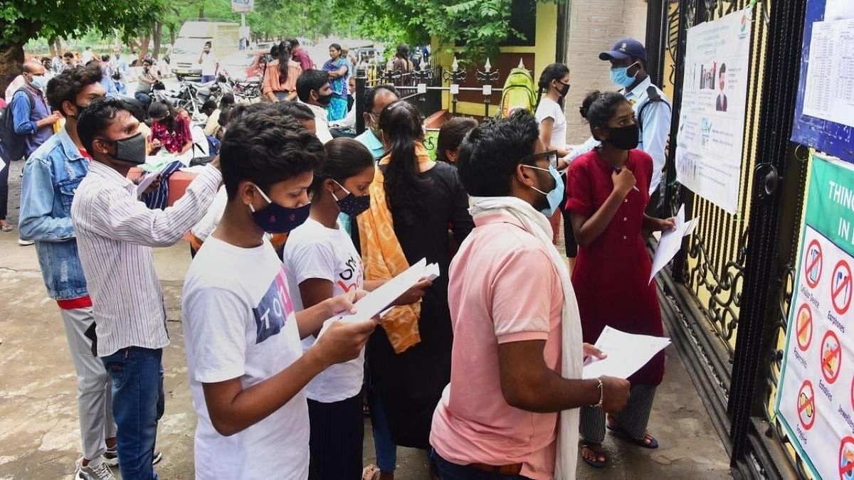 <div class="paragraphs"><p>Aspirants on the result day of the National Eligibility cum Entrance Test (NEET-UG). </p></div>