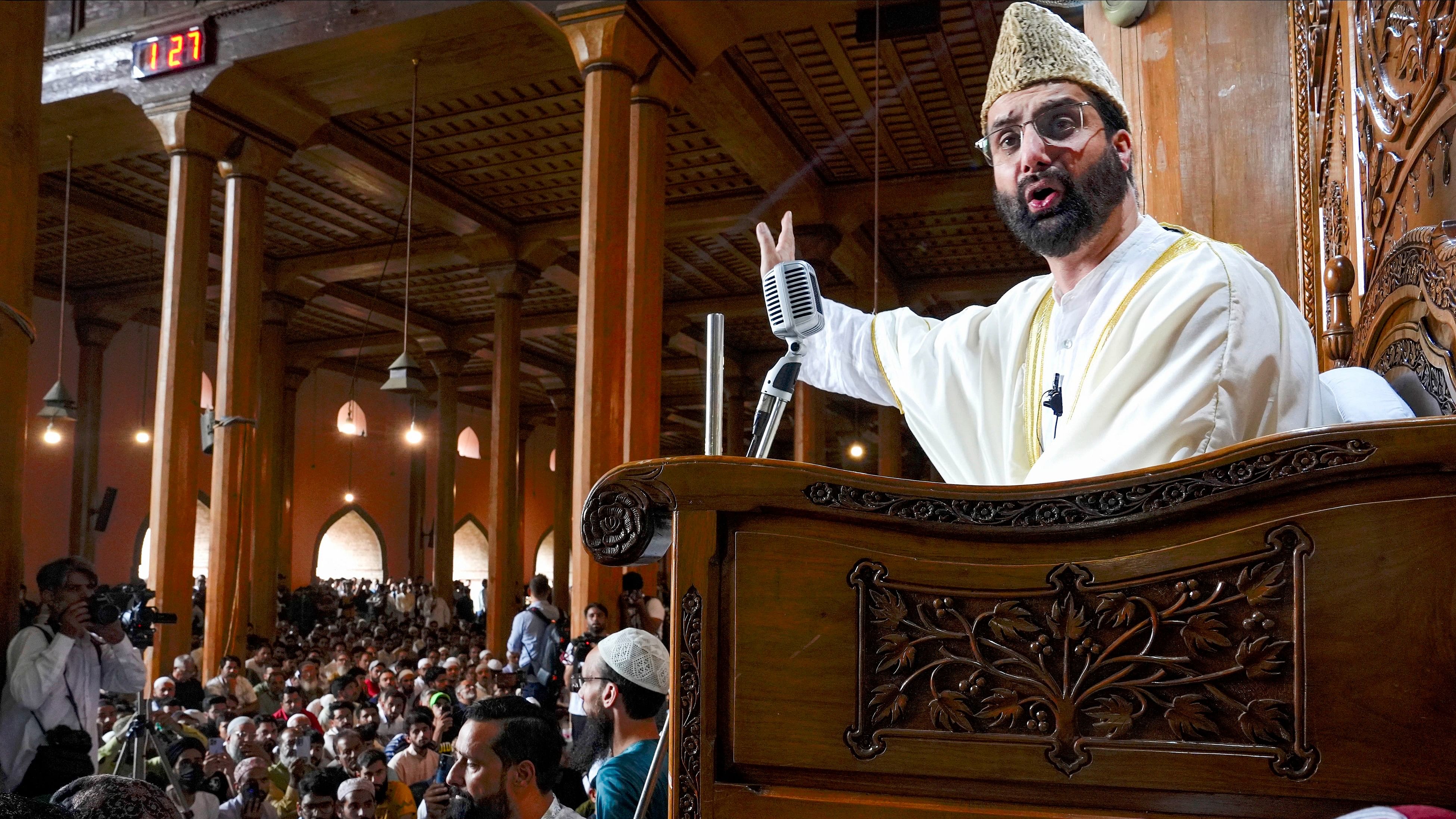 <div class="paragraphs"><p>File photo of Mirwaiz Umar Farooq at Jama Masjid in Srinagar</p></div>