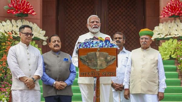 <div class="paragraphs"><p>Prime Minister Narendra Modi along with Union Parliamentary Affairs Minister Kiren Rijiju and Ministers of State Jitendra Singh, Arjun Ram Meghwal and L Murugan addresses the media at the Parliament House complex on the first day of the first session of the 18th Lok Sabha, in New Delhi.&nbsp;</p></div>