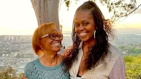 <div class="paragraphs"><p>(L to R) Late&nbsp;Marian Robinson with daughter Michelle Obama.</p></div>