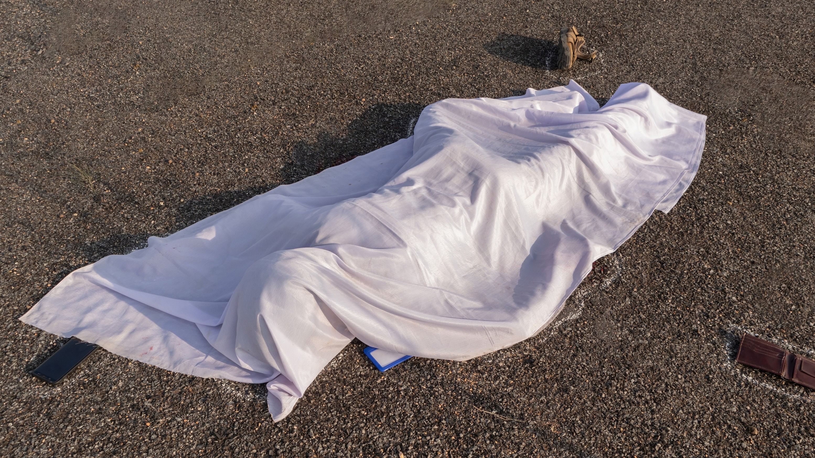 <div class="paragraphs"><p>A representative image of a dead body on a road.</p></div>