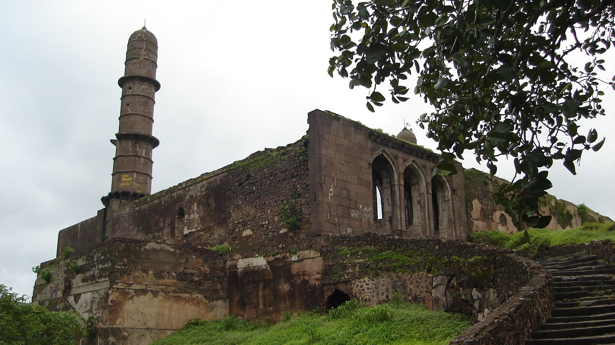 <div class="paragraphs"><p>Asirgarh Fort&nbsp;in Burhanpur Madhya Pradesh. </p></div>