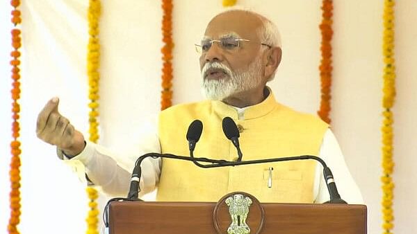 <div class="paragraphs"><p>PM Narendra Modi addresses&nbsp;officials of the Prime Minister's Office (PMO) after taking charge for the third time</p></div>