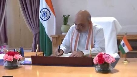 <div class="paragraphs"><p>Amit Shah takes charge as Minister of Cooperation</p></div>