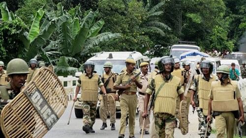 <div class="paragraphs"><p>Police said sleuths belonging to special task force stopped a vehicle at Sonapur in the outskirts of Guwahati and recovered 10 TB30 intelligent flight batteries from Khaigoulen Kipgen.</p></div>