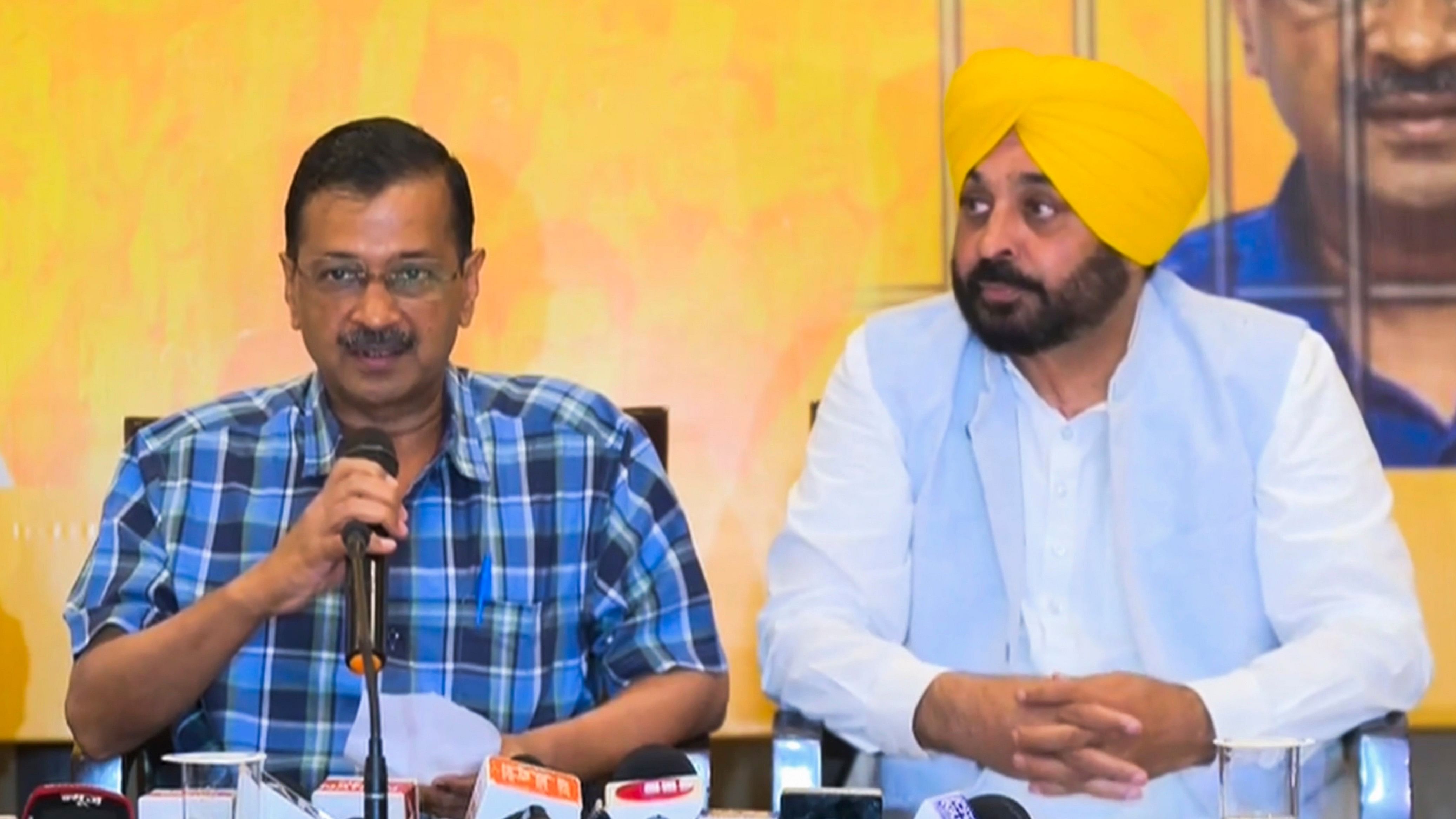 <div class="paragraphs"><p>File photo of Delhi Chief Minister Arvind Kejriwal and Punjab CM Bhagwant Mann.&nbsp;</p></div>