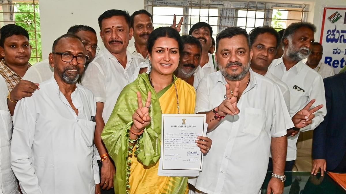 <div class="paragraphs"><p>Congress candidate Prabha Mallikarjun shares her joy with her husband and Minister S S Mallikarjun after the announcement of the Lok Sabha election results in Davangere.&nbsp;&nbsp;</p></div>