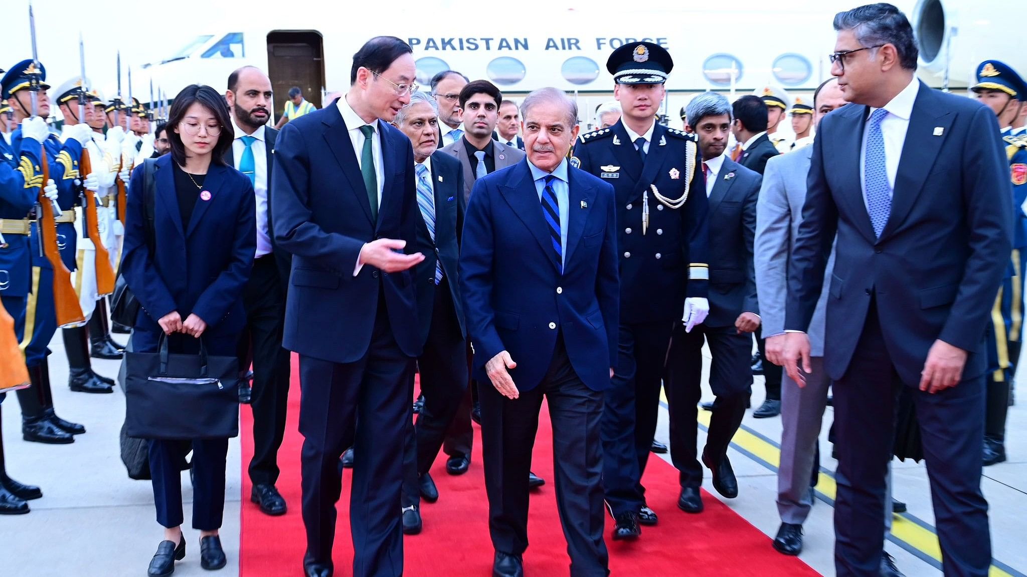 <div class="paragraphs"><p>Pakistan's Prime Minister&nbsp;Shehbaz Sharif being welcomed by Chinese delegation.</p></div>