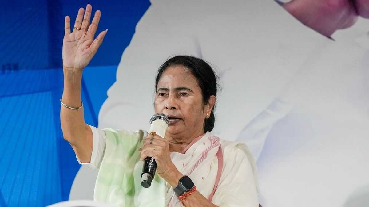 <div class="paragraphs"><p>West Bengal Chief Minister and TMC Supremo Mamata Banerjee addresses a press conference amid counting of votes for Lok Sabha elections, in Kolkata, Tuesday, June 4, 2024. </p></div>