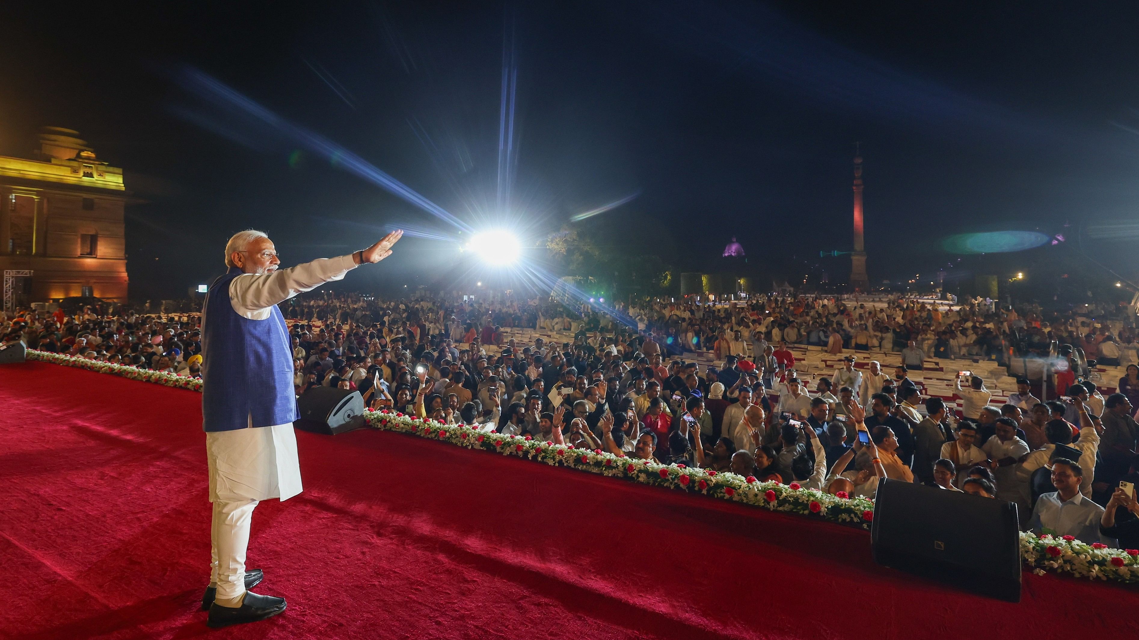 <div class="paragraphs"><p>Prime Minister Narendra Modi waves after taking oath, at Rashtrapati Bhavan in New Delhi, Sunday, June 9, 2024.</p></div>