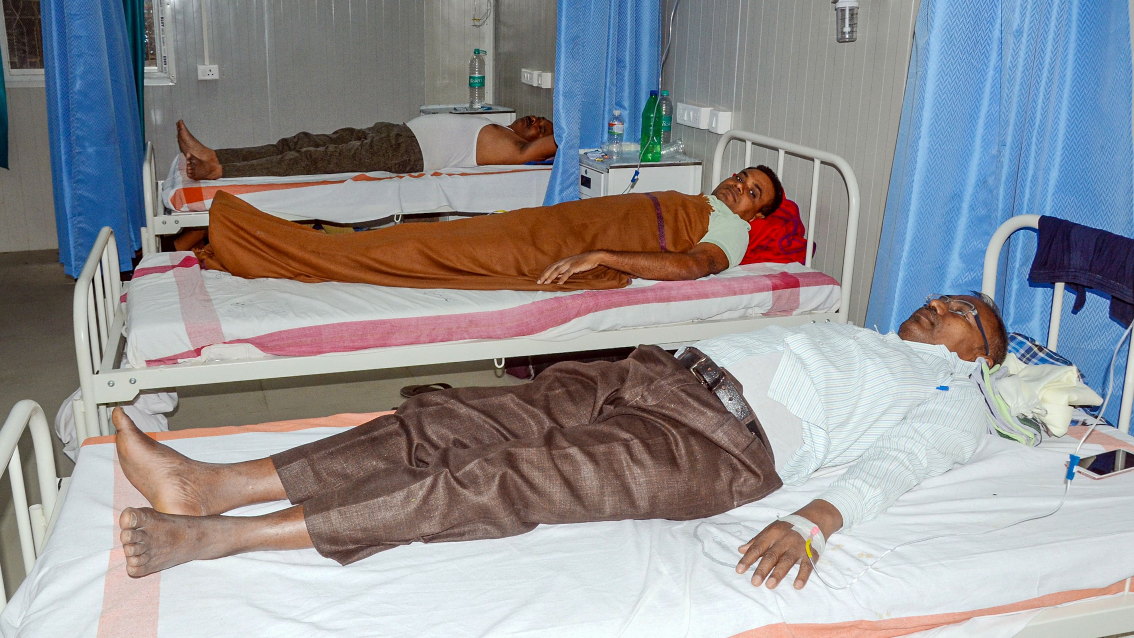 <div class="paragraphs"><p>Two polling officials being treated at a government hospital after they fainted due to heatwave in the seventh and last phase of Lok Sabha election, at Sasaram in Rohtas district of Bihar, Saturday.</p></div>