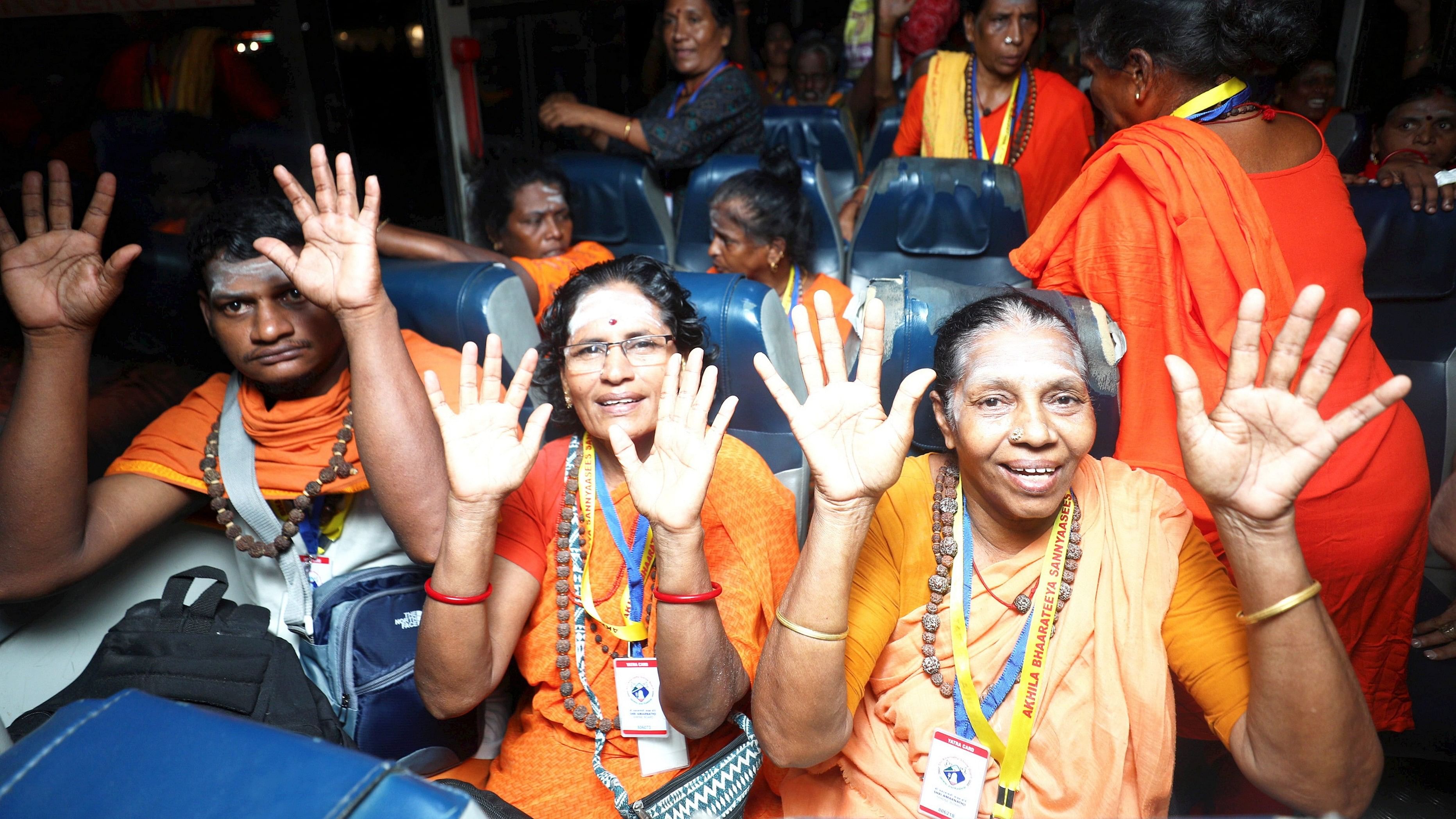 <div class="paragraphs"><p>Jammu: Pilgrims chant religious slogans after boarding a bus as they leave for the annual Amarnath Yatra, in Jammu, Saturday, June 29, 2024. </p></div>