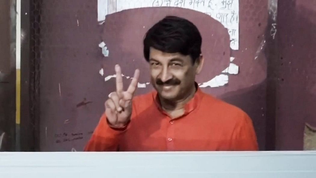 <div class="paragraphs"><p>BJP leader and candidate from North East Delhi constituency Manoj Tiwari casts his vote during the sixth phase of Lok Sabha elections, in New Delhi.</p></div>