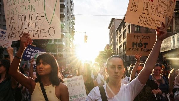 <div class="paragraphs"><p>Abortion rights supporters protest in New York.</p></div>