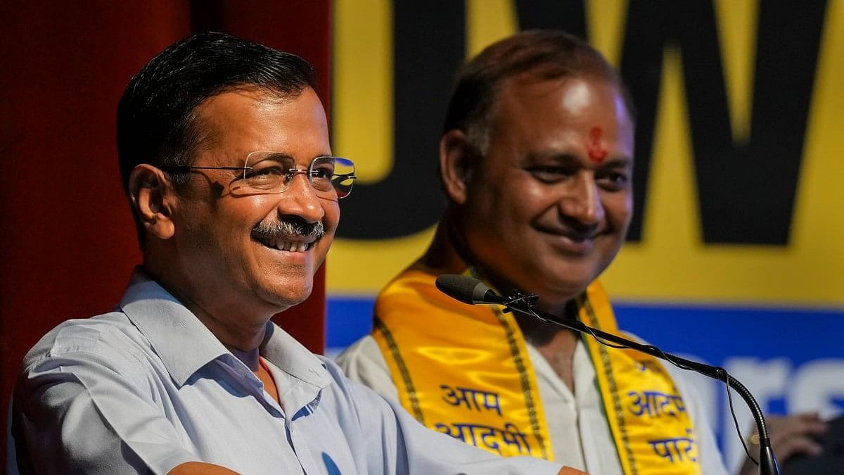 <div class="paragraphs"><p>Delhi Chief Minister Arvind Kejriwal with AAP andidate for Lok Sabha Somnath Bharti.&nbsp;</p></div>