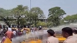 <div class="paragraphs"><p>Screengrab of water cannons being used against BJP workers protesting  against water shortage.</p></div>