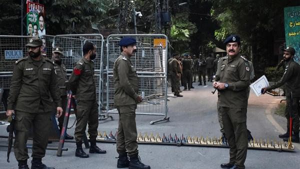 <div class="paragraphs"><p>A dozen police personnel under the pressure of radical Islamist party - Tehreek-e-Labbiak Pakistan (TLP) - were seen demolishing the minarets of the Ahmadi worship place in Lahore's Jahman Burki area.</p></div>