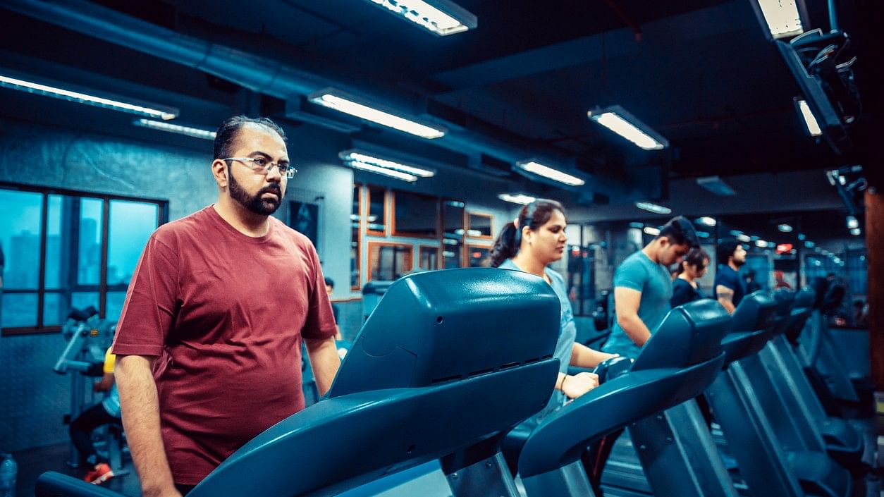 <div class="paragraphs"><p>An image showing people using the treadmill.</p></div>