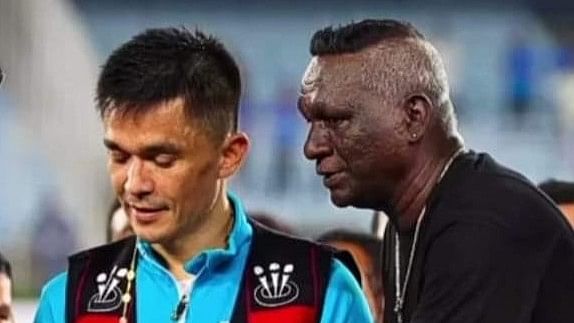 <div class="paragraphs"><p>Former Indian football team captains Sunil Chhetri(L) and I M Vijayan.</p></div>