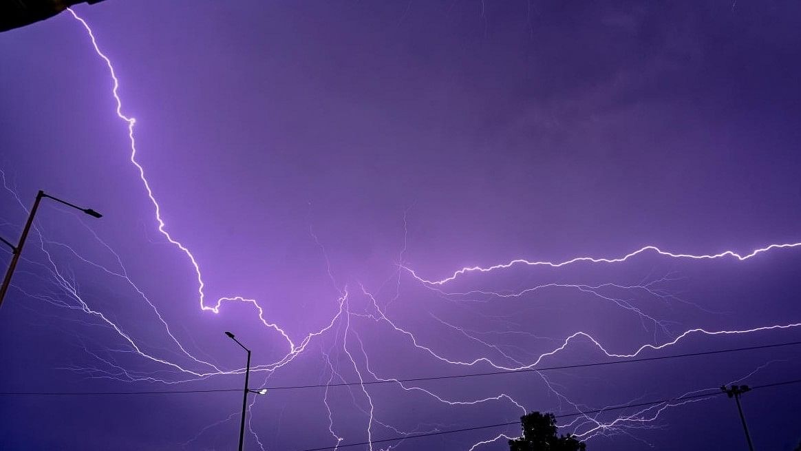 <div class="paragraphs"><p>Representative image of a lightning strike.</p></div>