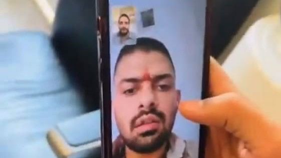 <div class="paragraphs"><p>Screengrab of the viral video in which jailed gangster Lawrence Bishnoi is purportedly seen interacting with Pakistan's gangster Shahzad Bhatti.</p></div>