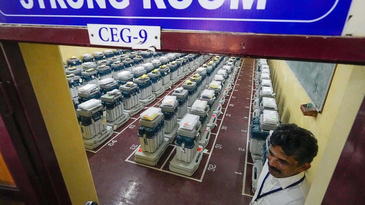 <div class="paragraphs"><p>EVMs inside a strong room at a counting centre on the day of counting of votes for Lok Sabha elections. (Representative file image)</p></div>