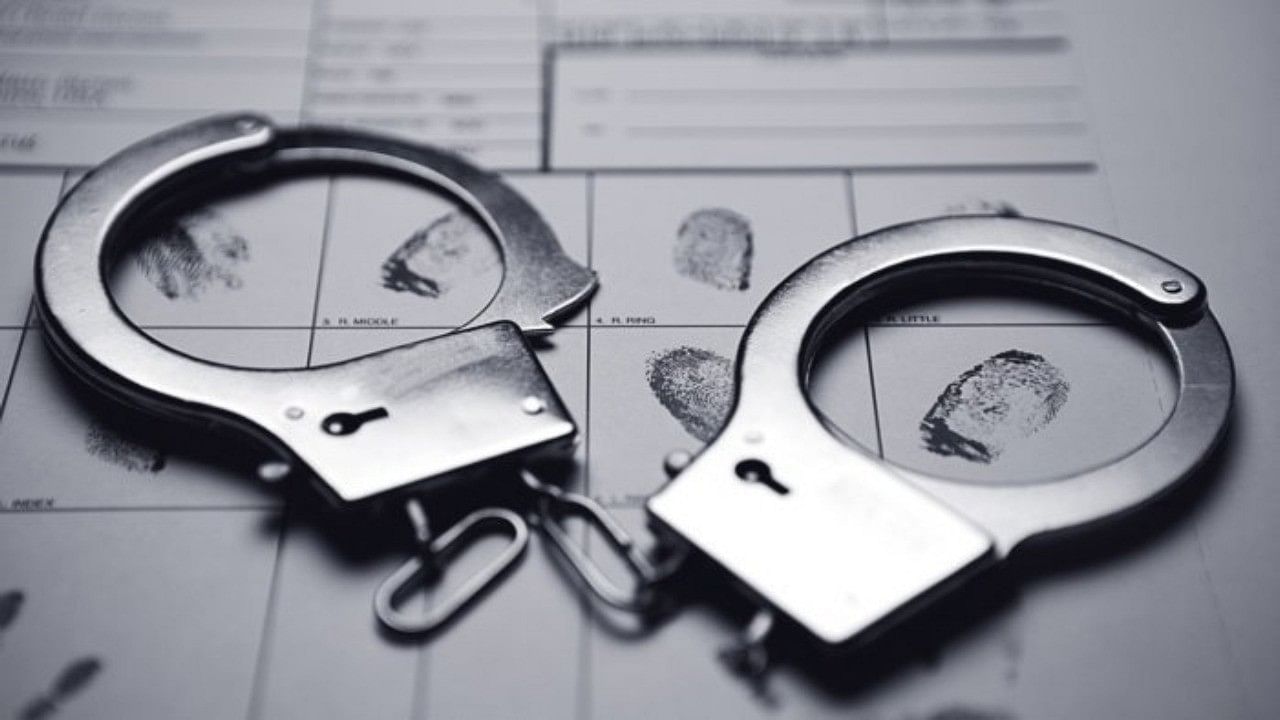 <div class="paragraphs"><p>Representative image of handcuffs used for an arrest.</p></div>