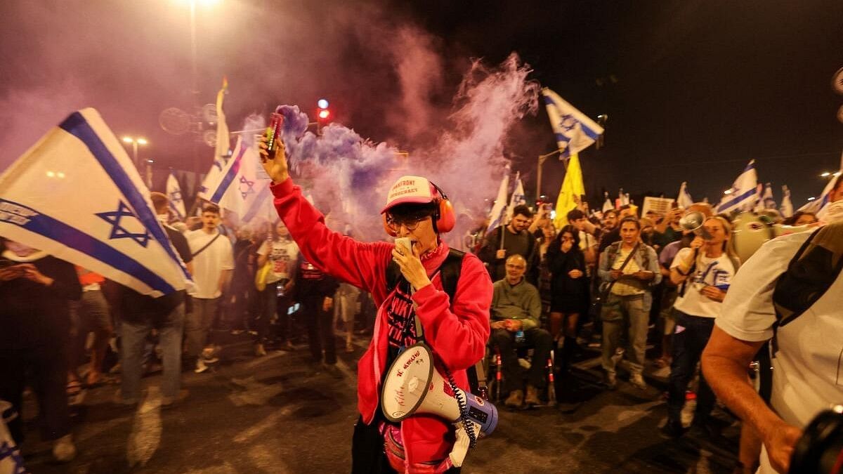 <div class="paragraphs"><p>Anti-government protesters launch a prolonged demonstration calling for Israeli Prime Minister, Benjamin Netanyahu's government to resign.</p></div>