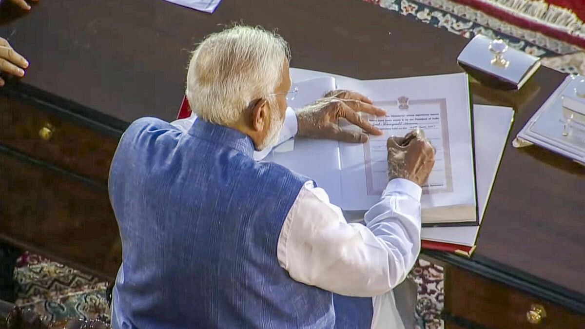 <div class="paragraphs"><p>PM-designate Narendra Modi takes oath as Prime Minister for the third consecutive term, at Rashtrapati Bhavan in New Delhi.</p></div>