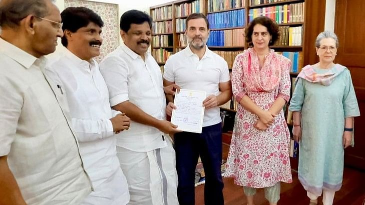 <div class="paragraphs"><p>UDF leaders hand over the winning certificate from Wayanad Lok Sabha constituency to Congress leader Rahul Gandhi, at 10, Janpath in New Delhi. </p></div>